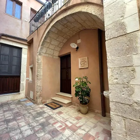 Corte Roma 148 Apt Syracuse Exterior photo
