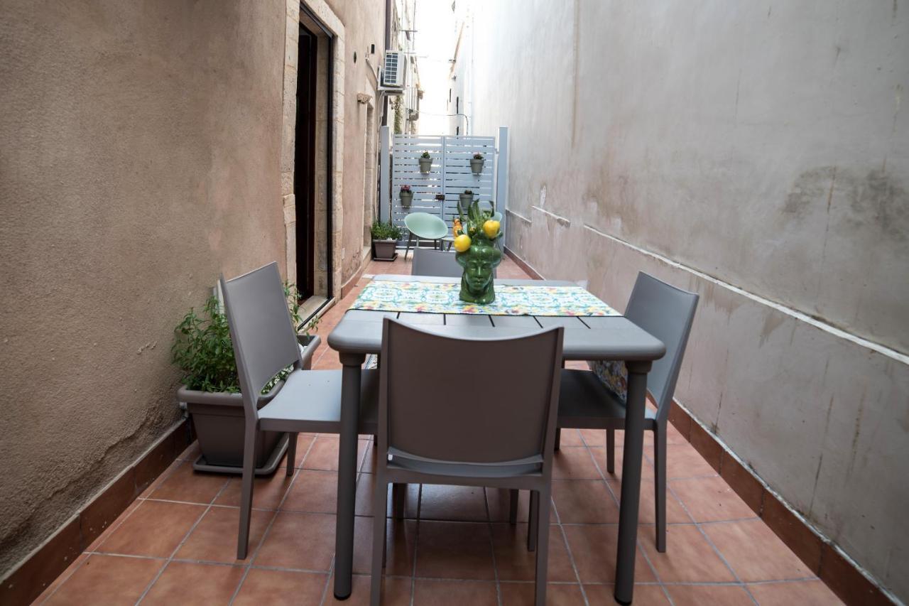 Corte Roma 148 * Syracuse